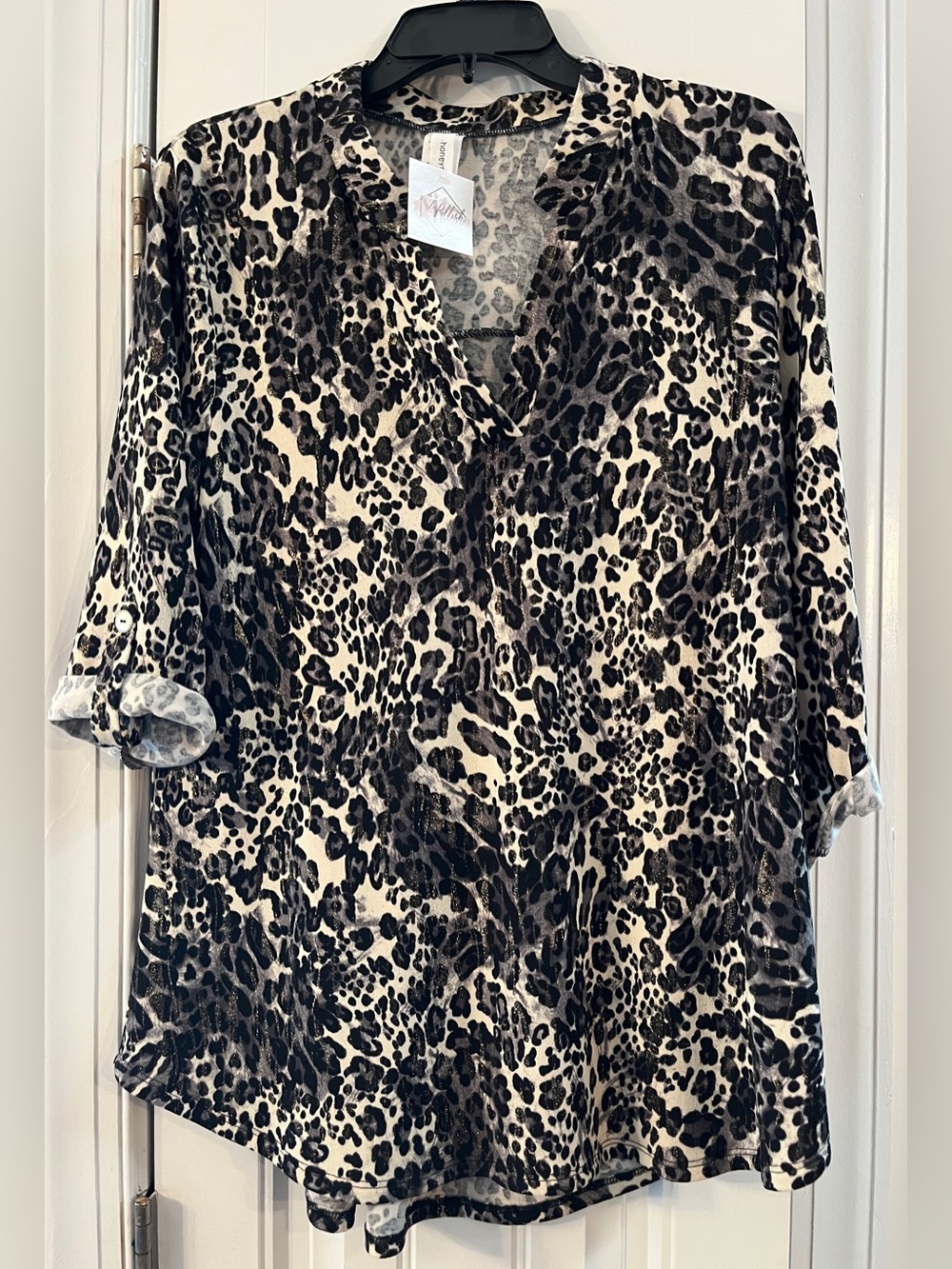Honey Me Gabby Style Top Size Medium
Animal Print Gold Sparkles NEW with tags